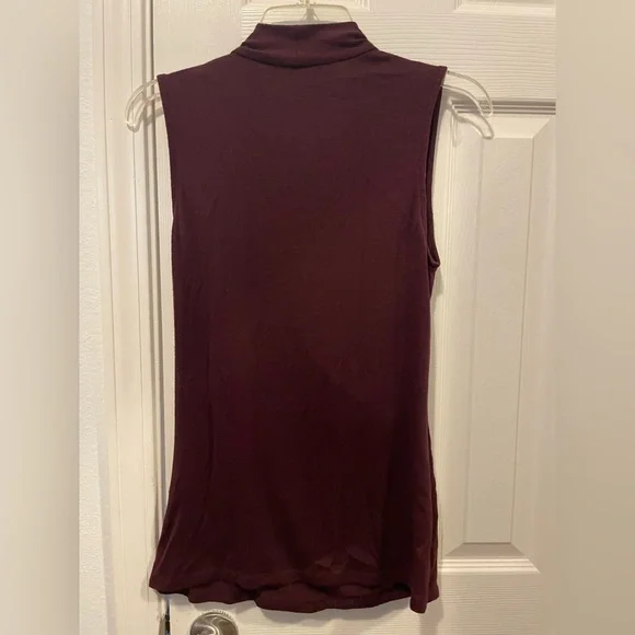 Top - Picture 2 of 3